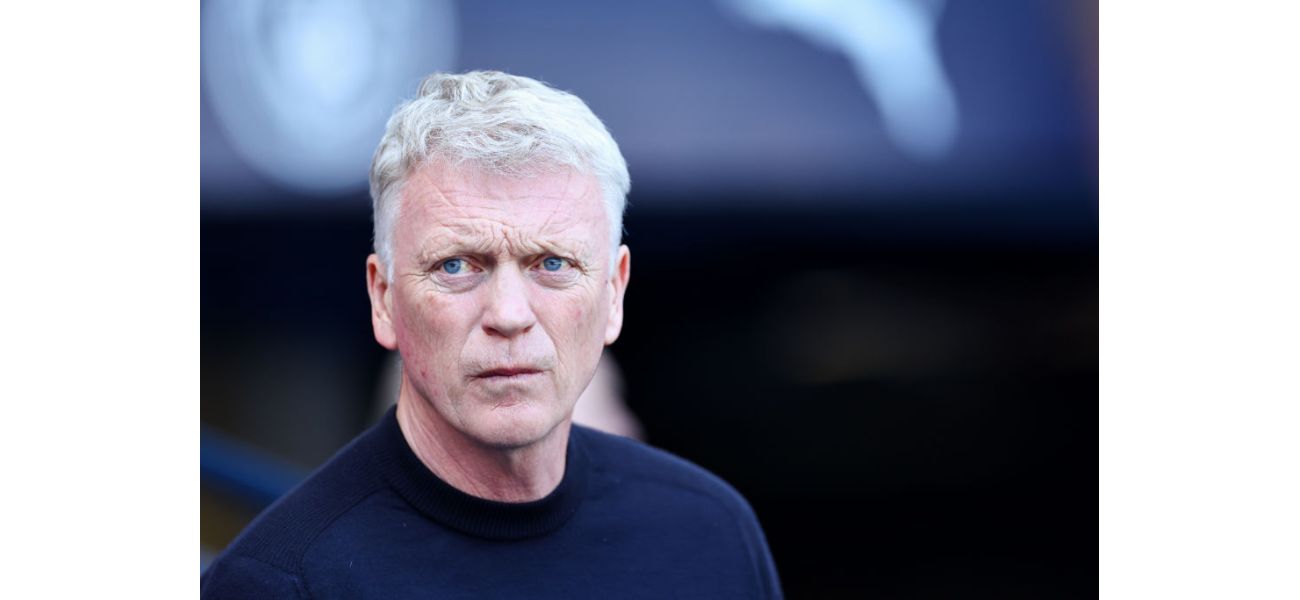 Moyes considering third spell as West Ham manager.