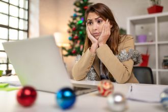 Large e-commerce store sets deadlines for late holiday buyers.