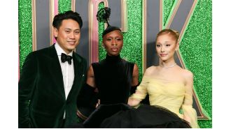 Fans are angry about Golden Globes nominations because the director of a hugely successful film was not recognized.