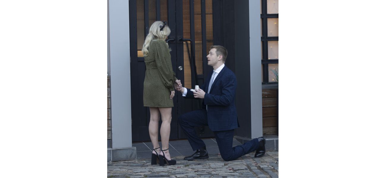 A legendary figure causes chaos in Coronation Street as they propose in the midst of a love triangle.