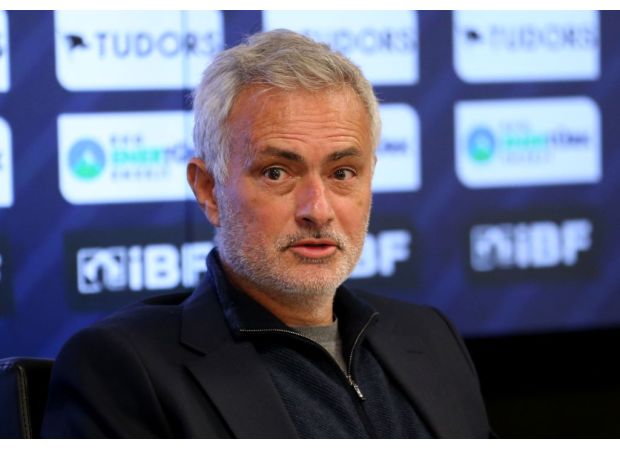 Mourinho wants talented player to choose Real Madrid over Arsenal and Chelsea.