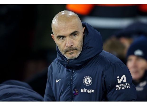 Chelsea coach Enzo Maresca given advice on how to handle a particular star player.