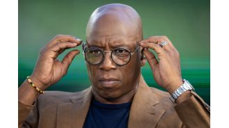 Ian Wright commends Chelsea for securing a good deal with Manchester United for a player transfer.