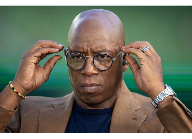 Ian Wright commends Chelsea for securing a good deal with Manchester United for a player transfer.