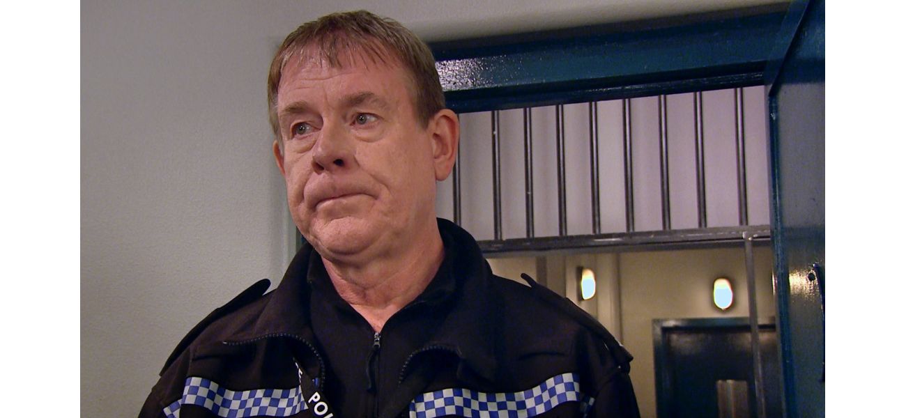 Fans of Emmerdale want PC Swirling to have a permanent role and a love interest with a famous actor.