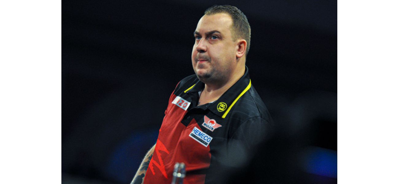 People are criticizing the World Darts Championship schedule for being unfair and unacceptable.