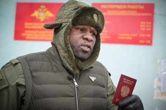 Former boxer takes on new opponent, fighting for Putin, after facing Joshua and Fury.