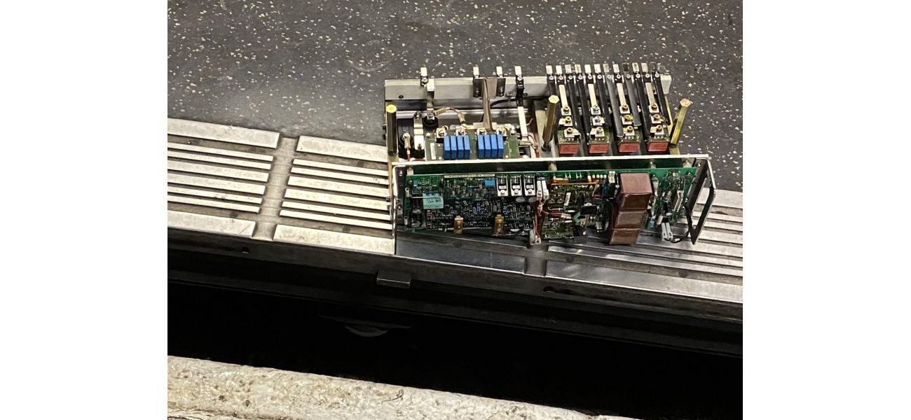 Strange contraption discovered in London subway causing confusion among travelers.