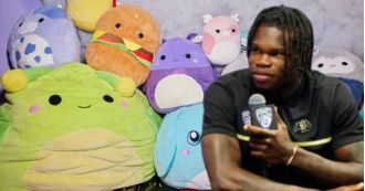 Travis Hunter makes history as the first college athlete to win consecutive Paul Hornung Awards.