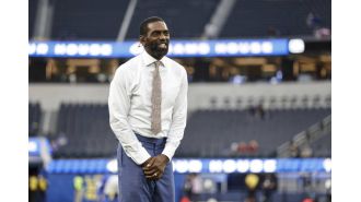 Randy Moss' son denies rumors of his father having liver cancer.