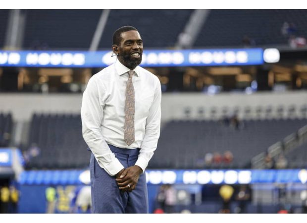 Randy Moss' son denies rumors of his father having liver cancer.