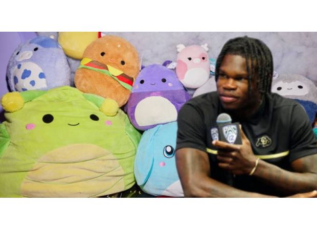 Travis Hunter makes history as the first college athlete to win consecutive Paul Hornung Awards.