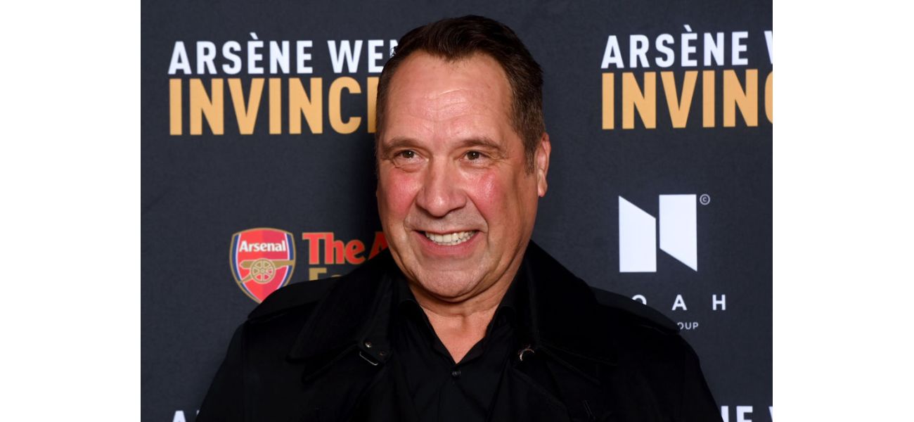 David Seaman, a former English and Arsenal player, reveals his pick for the greatest goalkeeper ever in the Premier League.