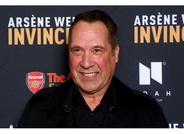 David Seaman, a former English and Arsenal player, reveals his pick for the greatest goalkeeper ever in the Premier League.