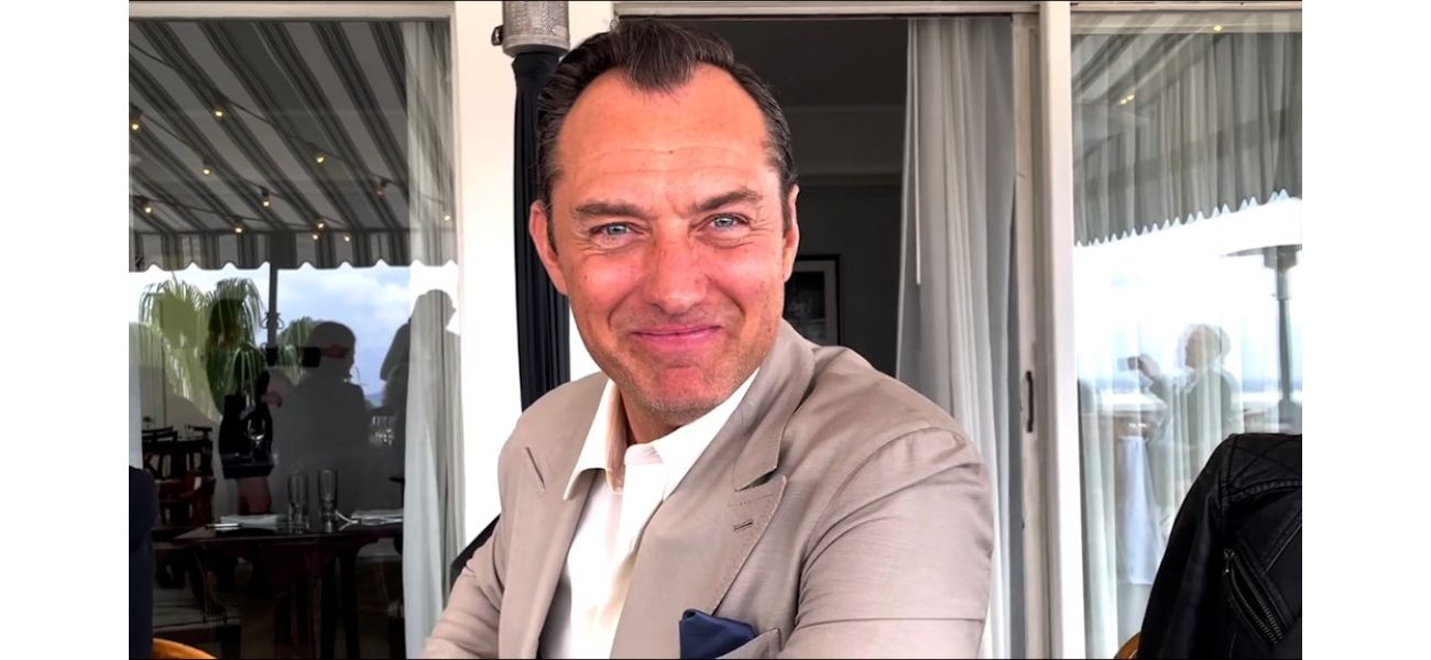 Jude Law hints at a sequel to The Holiday by recreating a famous scene.