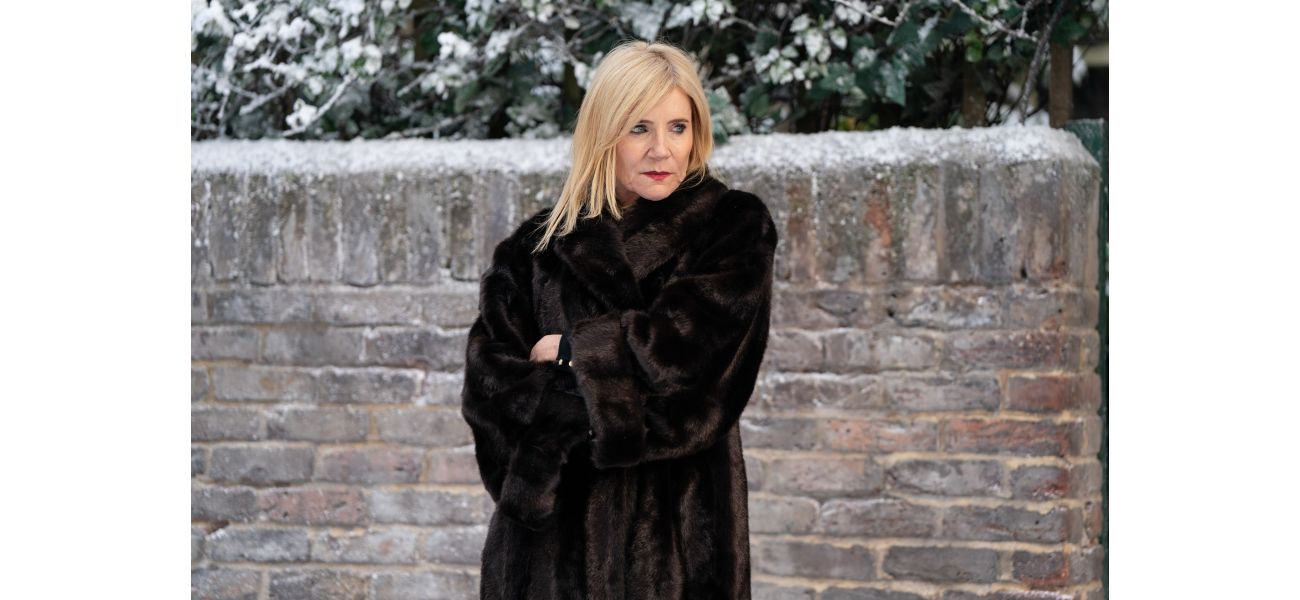 Cindy from EastEnders comes up with a shocking and extreme idea to stop the person blackmailing her.