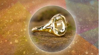 Discover breathtakingly beautiful nature-inspired engagement rings on Etsy that you won't be able to resist.