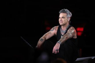 Singer Robbie Williams frustrated by constant speculation about his sexual orientation.