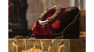 The 'Crown of Thorns' is once again available for the public to view at Notre Dame cathedral.
