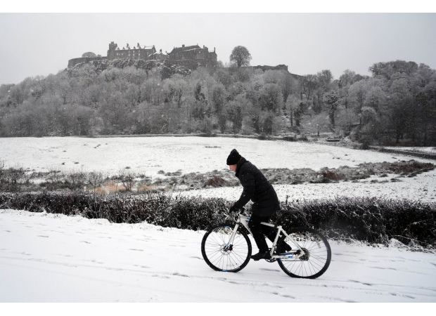 A map shows potential areas in the UK that could experience snow during the Christmas holiday.