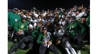 Moreau Catholic dominates Lindsay and becomes 7-AA state champions without a doubt.