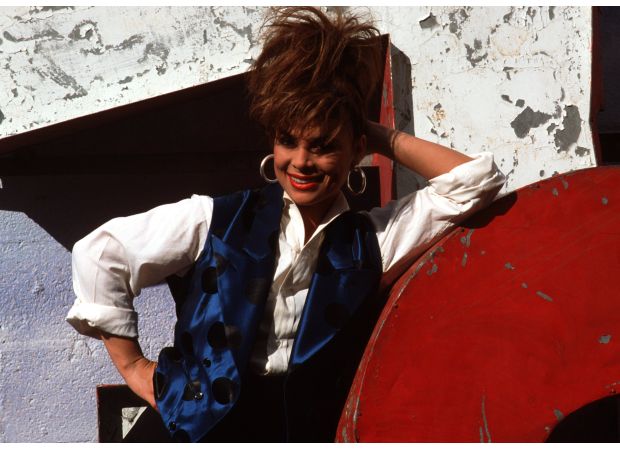 80s singer ends sexual assault case against UK show producer in settlement