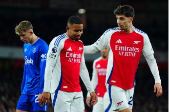 Dyche points out Arsenal error following draw with Everton.