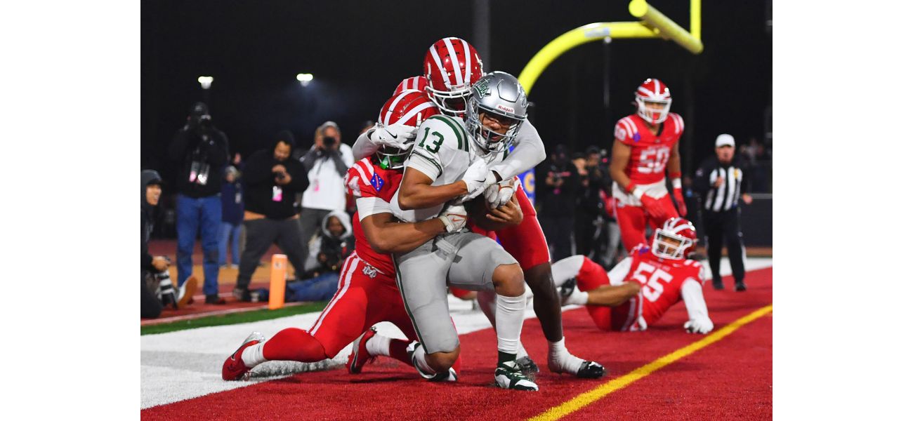 De La Salle's comeback falls short against Mater Dei in Open state championship game.