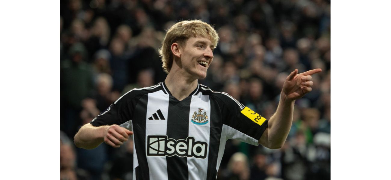 Anthony Gordon, an England player, has commented on rumors linking him to a transfer to Liverpool in the upcoming January window.