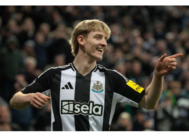 Anthony Gordon, an England player, has commented on rumors linking him to a transfer to Liverpool in the upcoming January window.