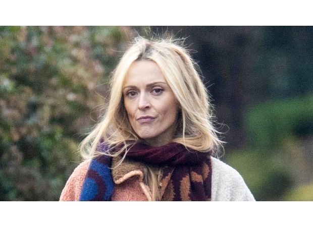 Fearne Cotton no longer wearing wedding ring after breakup with Jesse Wood.