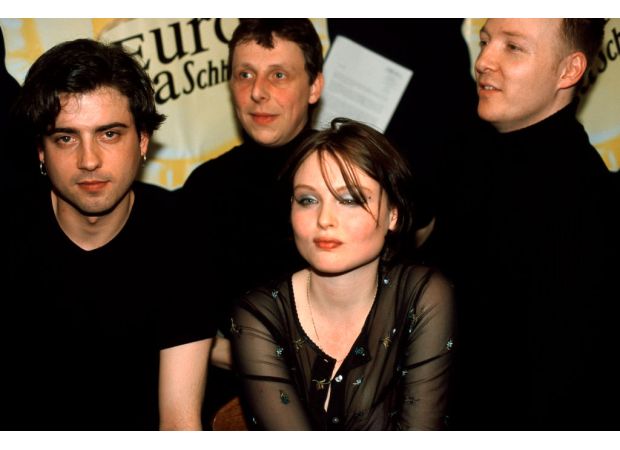 An iconic figure from the 2000s would have been terrible if her record label hadn't dropped her 25 years ago.