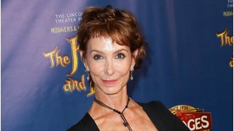 Actress Jill Jacobson, known for her roles in Star Trek and Falcon Crest, passes away at the age of 70.