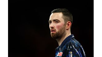 Luke Humphries did not perform his best despite winning his first match in the World Darts Championship with a 3-0 score.