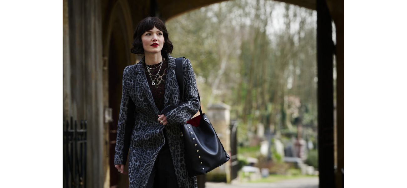 Learn about the personal life of Strike actress Holliday Grainger and her relationship with a well-known partner.