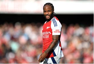 Sterling decides to transfer in January due to poor performance at Arsenal.