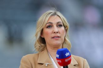 Get to know Kelly Cates, the new host of MOTD, including her net worth, partner, and famous father.