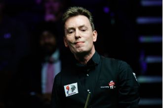 Ken Doherty wins dramatic match with an impressive clearance from 1997, despite experiencing a sudden 