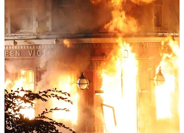 EastEnders fans correctly identify fire victim and make connection to earlier episode.