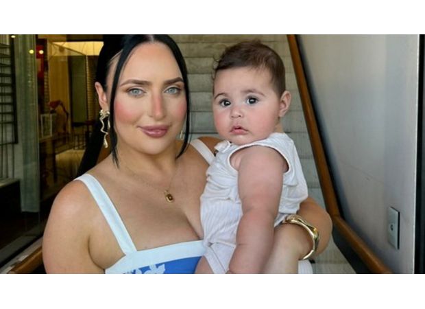 Mom gave birth to extremely large babies who needed clothing meant for 1-year-olds.