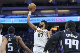 Nuggets' Jamal Murray leads comeback and scores winning shot against Sacramento in fourth quarter.