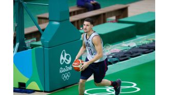 Klay Thompson helps Mavs and Warriors set new 3-pointer record.
