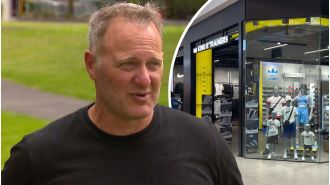 Shoppers stunned as famous football player pursues thief during holiday shopping.