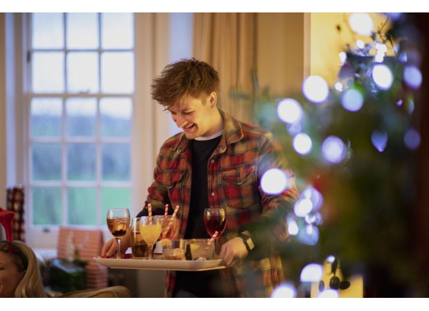 Make a good impression on your guests this holiday season with these 9 delicious Christmas cocktail recipes.