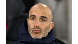 Doubts from Arsenal and Liverpool legends about Chelsea's ability to win the title due to two reasons.