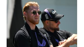 It is suggested that England's ban on ruthlessness is foolish and Ben Stokes should follow Steve Waugh's example of never giving up.