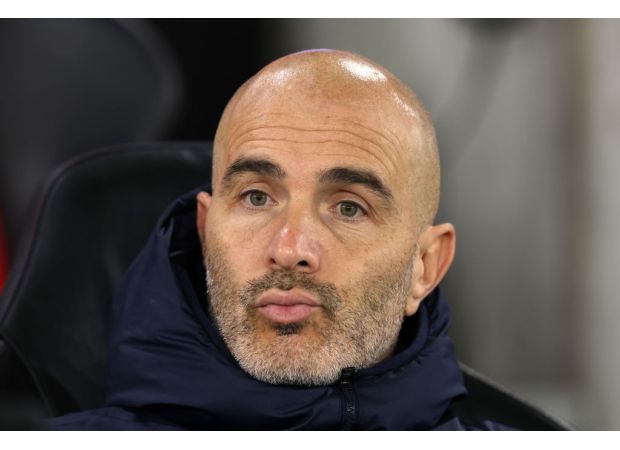 Doubts from Arsenal and Liverpool legends about Chelsea's ability to win the title due to two reasons.