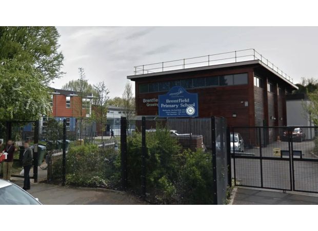 Teacher suspended for throwing pen at student in anger at primary school.