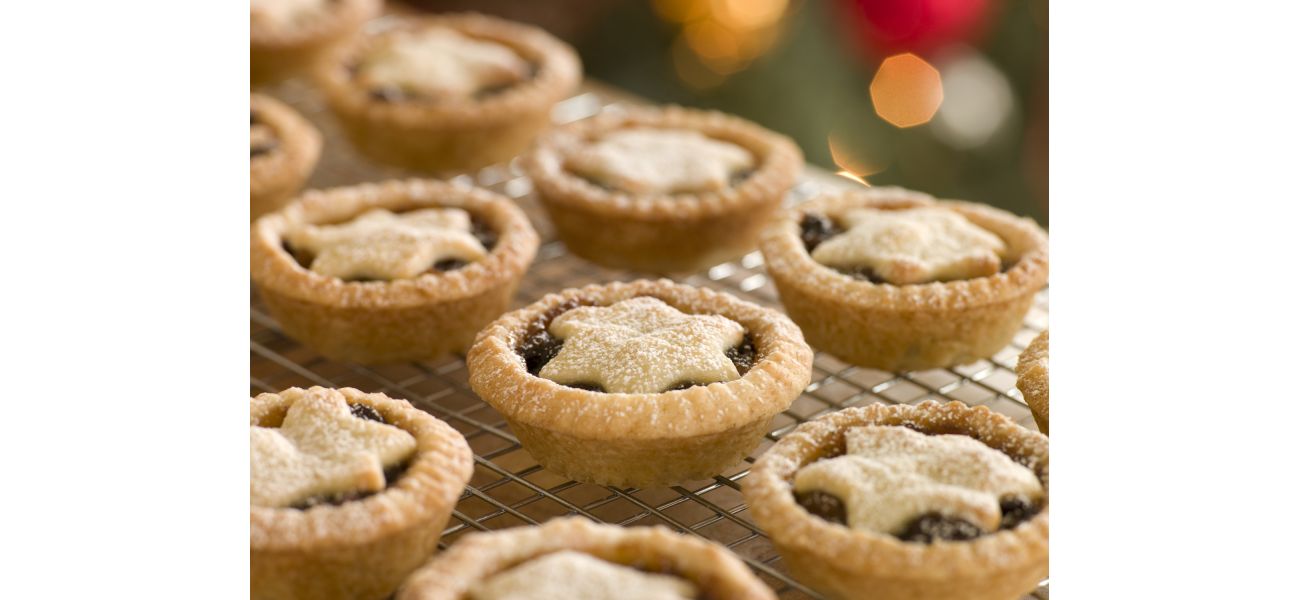 Learn how to make mouth-watering mince pies with just 4 simple ingredients from the 