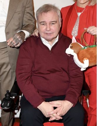TV host Eamonn Holmes, 65, shares concerning update about his health, stating that he relies on a wheelchair.